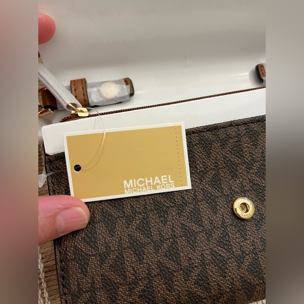 Michael Kors MD MF Phone Xbody Bag - Picture 5 of 8